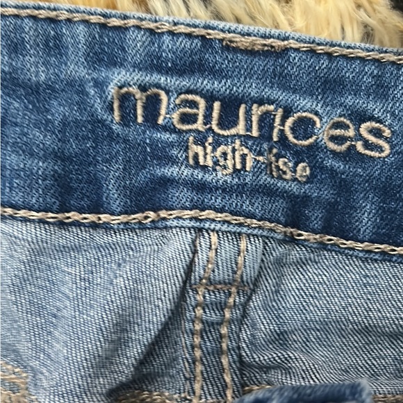 Maurices high rise distressed button up jeggings in size large with long length - Picture 2 of 4
